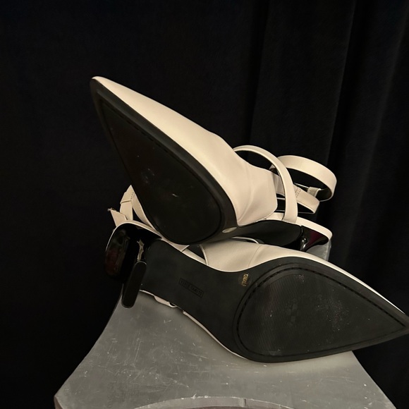 Vince Camuto Cream Heeled Pumps - Picture 4 of 4